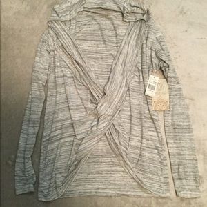 The Balance Collection yogi long sleeve wrap M